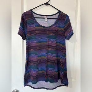 LuLaRoe - S Classic Tee w/fun colored striping!